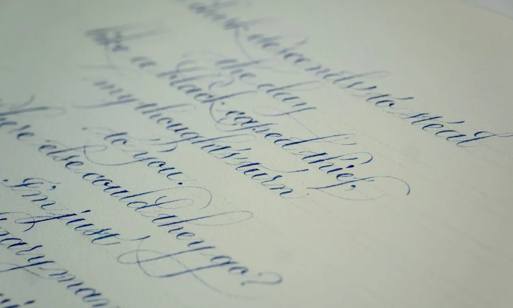 Falsità in testamento olografo: scrittura a mano oggetto di consulenza calligrafica