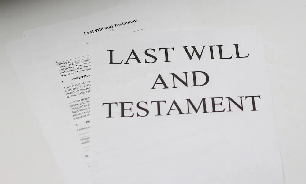 Falso testamento: documento di ultime volontà, il reato sussiste dalla redazione